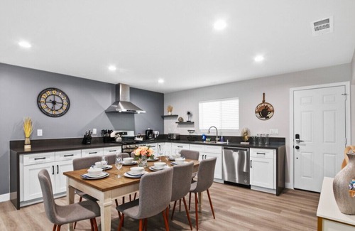 Walnut Valley House | Blissful Moments Hideaway: 3 King Bedrooms, 3 Baths, Full Kitchen, Free Laundry, Streaming Fun, and Patio Bliss
