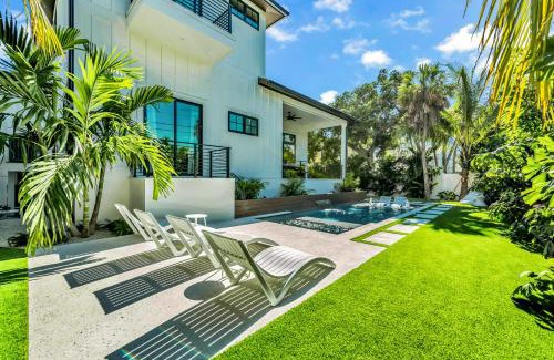 Holmes Beach House | Blissful Paradise