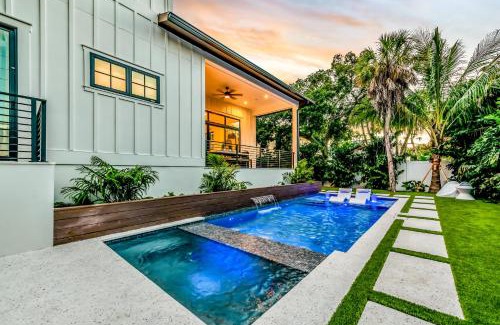 Holmes Beach House | Blissful Paradise