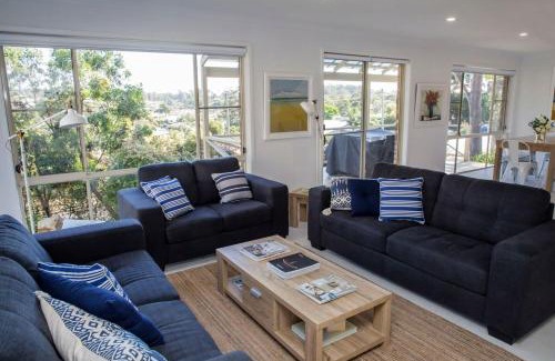 Surf Beach House | Blissful Stay Moments From the Beach