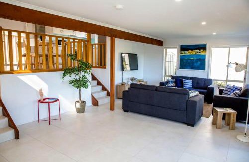 Surf Beach House | Blissful Stay Moments From the Beach