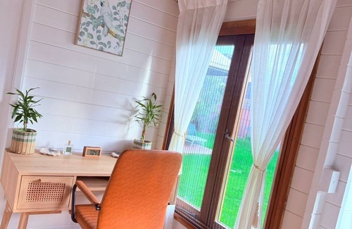 Wentworthville Cabin | Blissful Wooden Haven entire place is yours, 5 mins drive/train from Parramatta