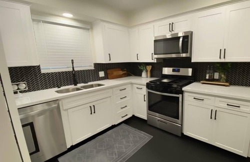 Raisin House | Blissfully Charming 3 bedroom