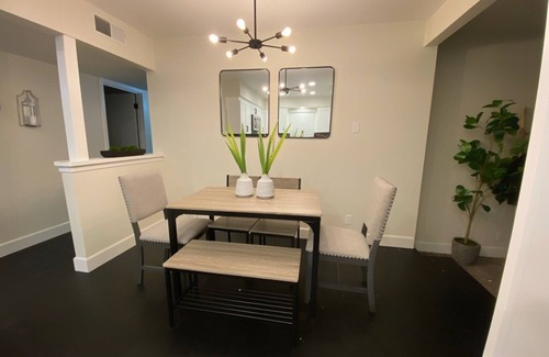 Raisin House | Blissfully Charming 3 bedroom