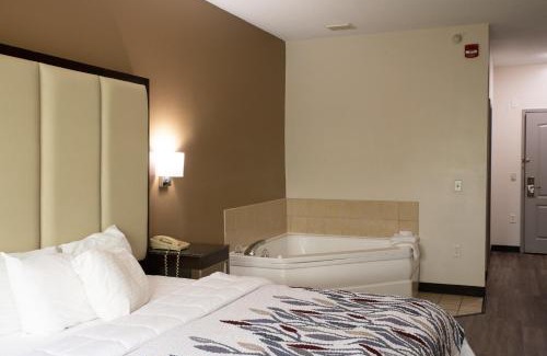 Marion Hotel | BlissPoint Inn & Suites Marion