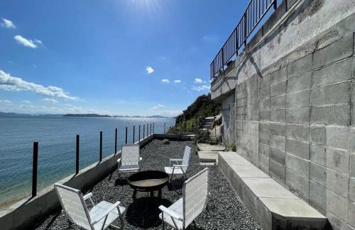 Kurahashi House | bLOCAL Sugawa House - 1 Bedroom House with Beautiful Ocean View for 12 Ppl