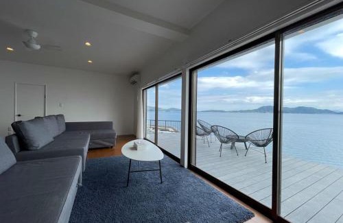 Kurahashi House | bLOCAL Sugawa House - 1 Bedroom House with Beautiful Ocean View for 12 Ppl