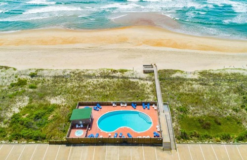 Hatteras Apartment | Blockade Runner 852 #111DS-H
