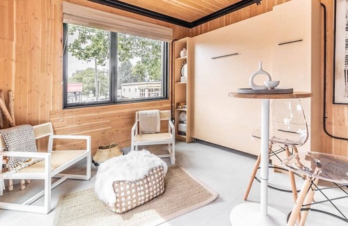 South Perry District Apartment | BlockhouseLife Sustainable Tiny-Living! with Wi-Fi