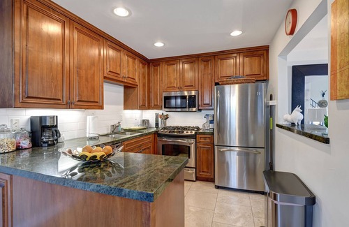 The Morrison House | Blocks from downtown PALM SPRINGS! Close to the Casino, trails and night life!