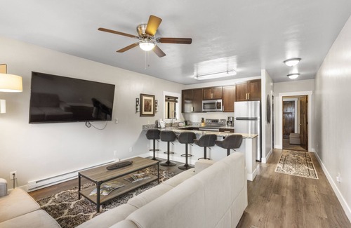 West Yellowstone Apartment | Blocks from the National Park- Yellowstone Hideaway Unit A