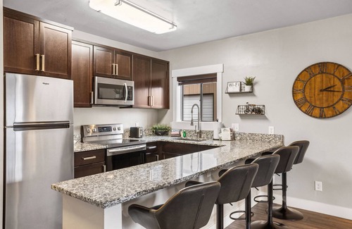 West Yellowstone Apartment | Blocks from the National Park- Yellowstone Hideaway Unit B