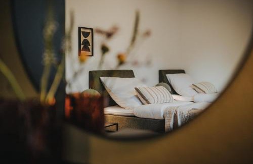 Haarentor Apartment | BLOOM Apartment für bis zu 6 Personen kostenloser Parkplatz Balkon Babybett 3 Zimmer