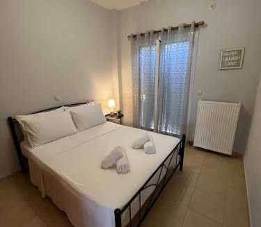 Methoni Apartment | Bloom Garden Apartment