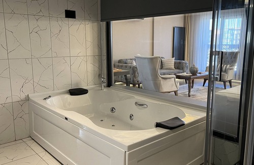 Kesan Hotel | Bloom Suite