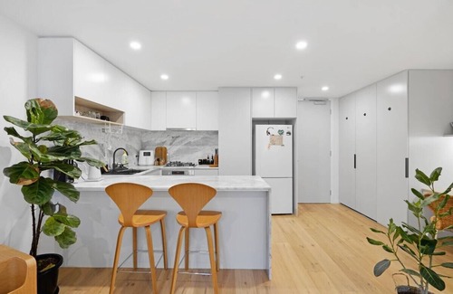 Carnegie Apartment | Bloom - Urban Luxurious Apt in Carnegie with parking