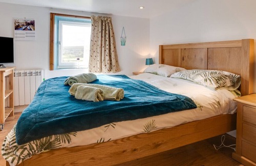Worton House | Bloomers Bothy - One Bedroom House, Sleeps 2