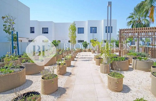 Abu Dhabi Ski Chalet | Bloomfields Stylish 2Br+Maid Noya Viva