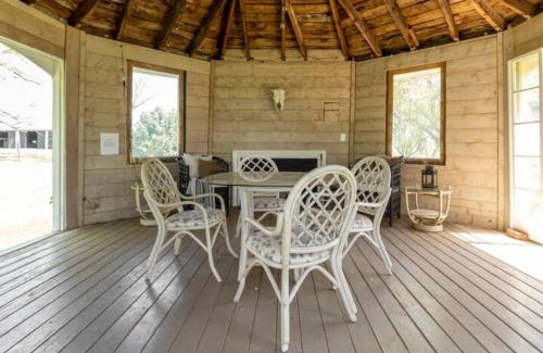 Oakpark House | Bloomingdale Honeymoon Cabin w/Mountain/Barn Views