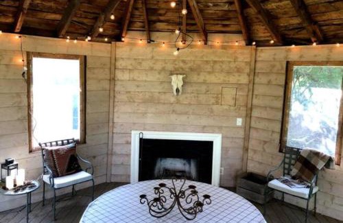 Oakpark House | Bloomingdale Honeymoon Cabin w/Mountain/Barn Views