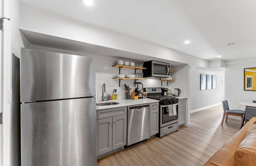 Eckington Condo | Bloomingdale Mid-Century Condo 2BR/1BA by DCottage