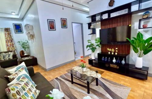 General Santos House | Bloomstone 3BR Family Suite In Gensan