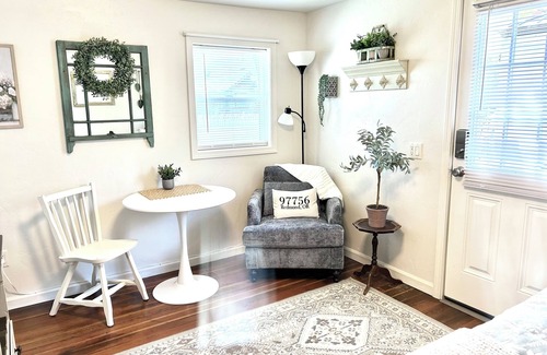 Redmond Apartment | Blossom Cottage Cozy Studio in Beautiful Redmond, OR