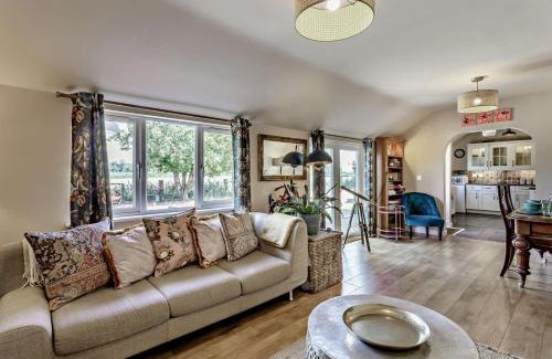 Thistley Green House | Blossom Cottage