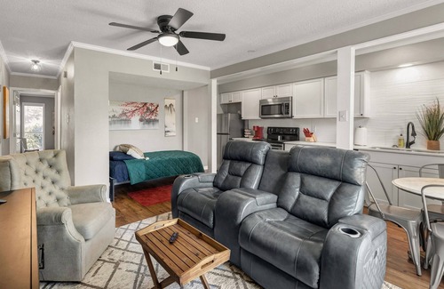 Downtown Apartment | Blossom: Ground Floor, Comfy King Bed