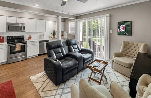 Downtown Apartment | Blossom: Ground Floor, Comfy King Bed