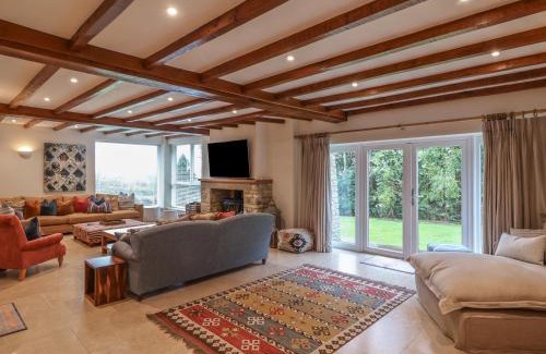 Ducklington House | Blossom Hill