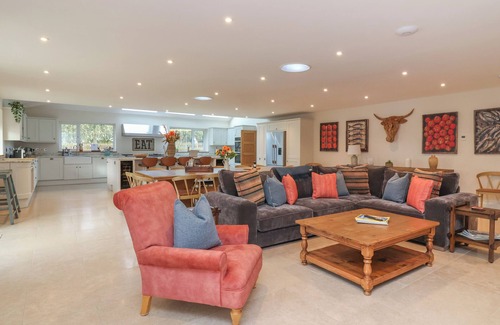 Ducklington Cottage | BLOSSOM HILL, pet friendly, luxury holiday cottage in Witney