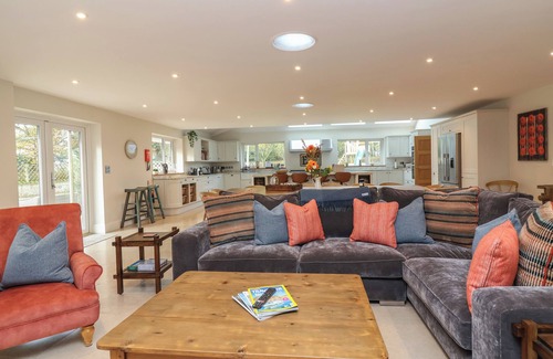 Ducklington Cottage | BLOSSOM HILL, pet friendly, luxury holiday cottage in Witney