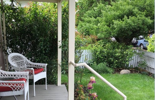 Historic Railroad District House | BLOSSOM VIEW COTTAGES - Charming Home near OSF Plaza and Downtown