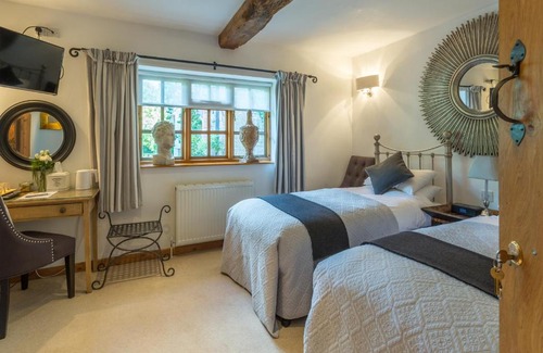 Devizes Bed & Breakfast | Blounts Court Farm