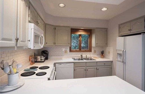 Blowing Rock Condo | Blowing Rock, Chetola Resort Mountain Chic condo - close to Main Street