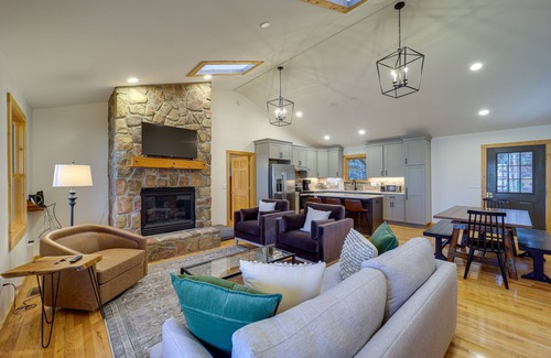 Blowing Rock Cabin | Blowing Rock Escape w/Covered Deck & Fire Pit
