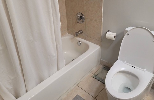 Grand Boulevard Condo | Blown Away By the Windy City!