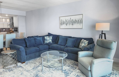 Fort Walton Beach Condo | Blu 606 - Luxury 2 Bd Beachfront Condo - Beach Bliss Awaits!