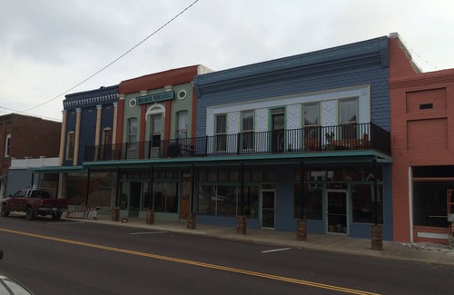 Water Valley Apartment | Blu-Buck Mercantile Hotel Apt. B