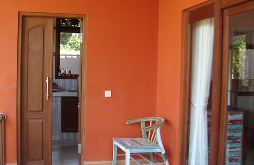 Bunutan House | BLU GUESTHOUSE - VILLA AMED