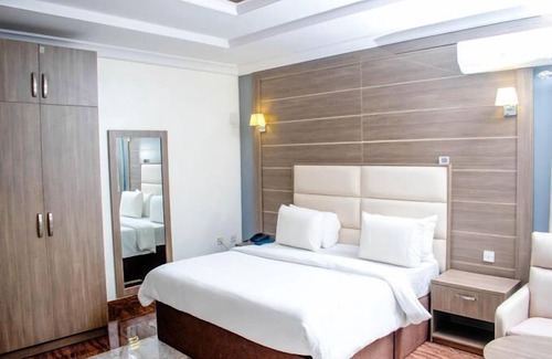 Amuwo Odofin Hotel | Blu Journey Hotel and Suites