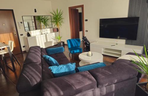 Vicenza Apartment | Blu Petrolio Stay All New with Gated Parking