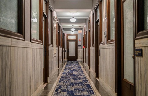 Downtown Akron Hotel | BLU-Tique, Akron, a Tribute Portfolio Hotel