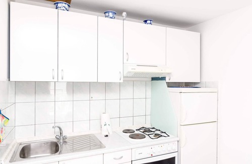 Kuciste Apartment | Blue apartment in Perna, sea view!