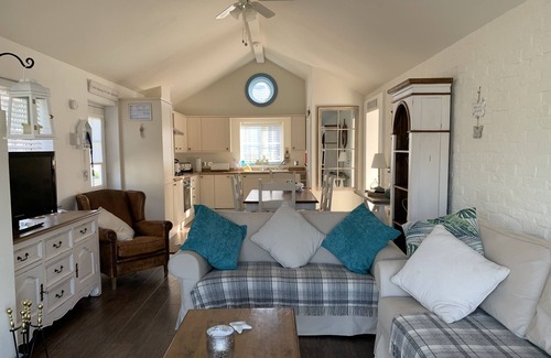 Filey Cottage | Blue Bay - a beach house that sleeps 6 guests in 2 bedrooms