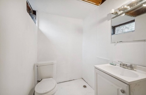 Warrensville Heights House | Blue Bayou in Cleveland 3 b 1 b