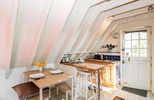 Corsham Apartment | Blue Bell