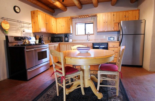 El Prado Other | Blue Bird Farm - Spacious Stylish 5 bed/3 bath Taos Farmhouse with AC