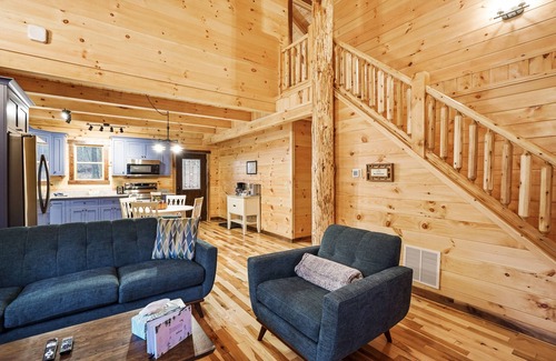 Logan Cabin | Blue Bird | Luxury Cabin in the Woods